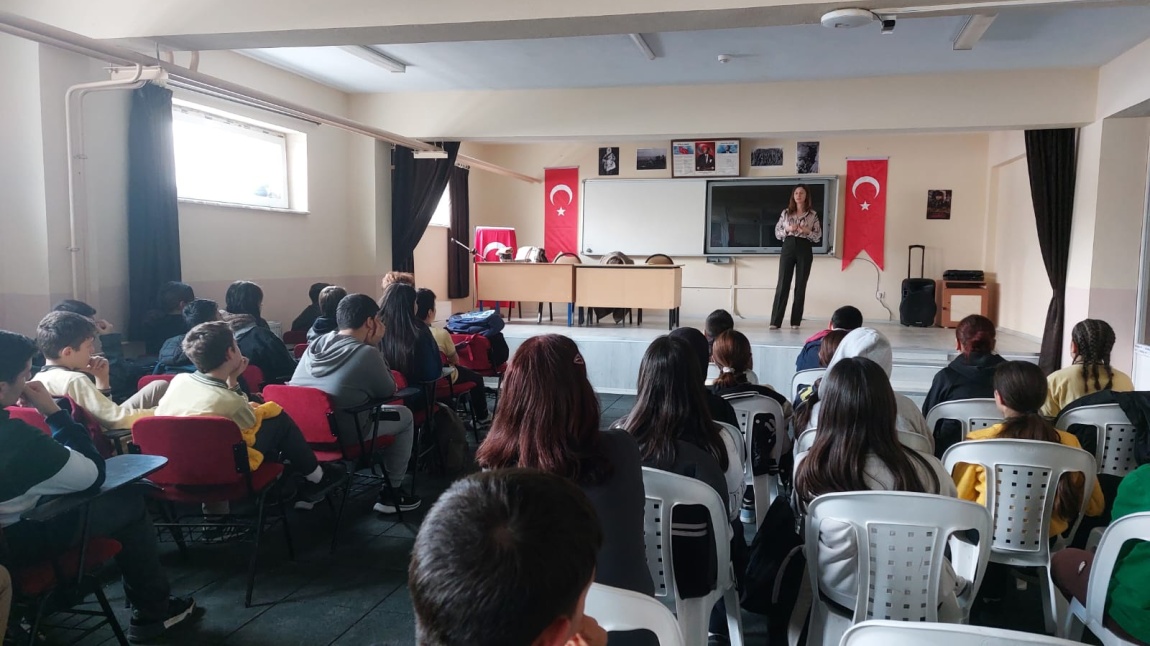 Kariyer Günleri kapsamında Meslek Tanıtım Seminerlerimiz devam ediyor.